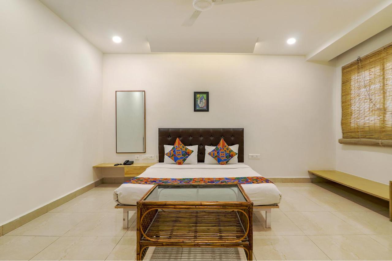 Fabhotel Aamantran & Banquet Halls - Nr Rtc X Roads Metro Station Hyderabad Exterior photo