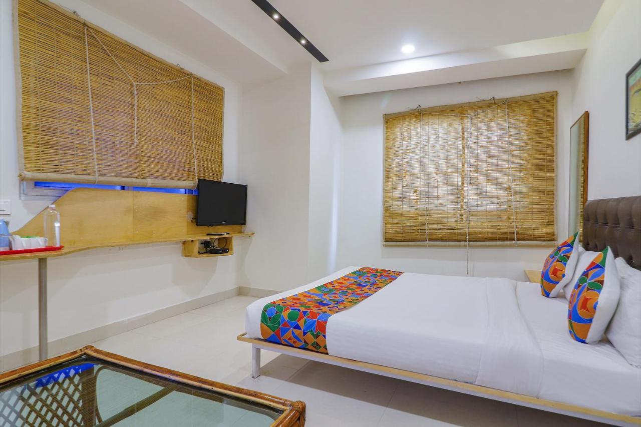 Fabhotel Aamantran & Banquet Halls - Nr Rtc X Roads Metro Station Hyderabad Exterior photo